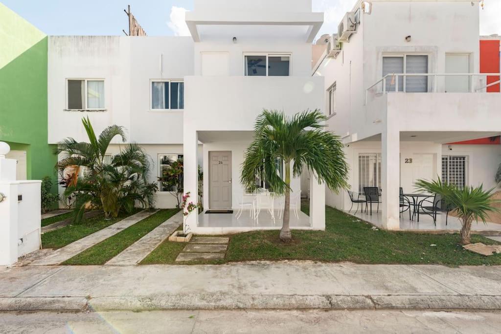 Micro Studio Perfect For Backpackers, Couples, 3 Min Drive To Playa El Nino Cancun Ngoại thất bức ảnh