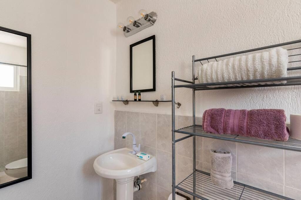 Micro Studio Perfect For Backpackers, Couples, 3 Min Drive To Playa El Nino Cancun Ngoại thất bức ảnh